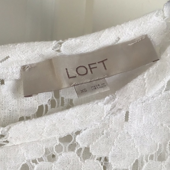 LOFT🌸 Beautiful Lace Blouse - Picture 4 of 8